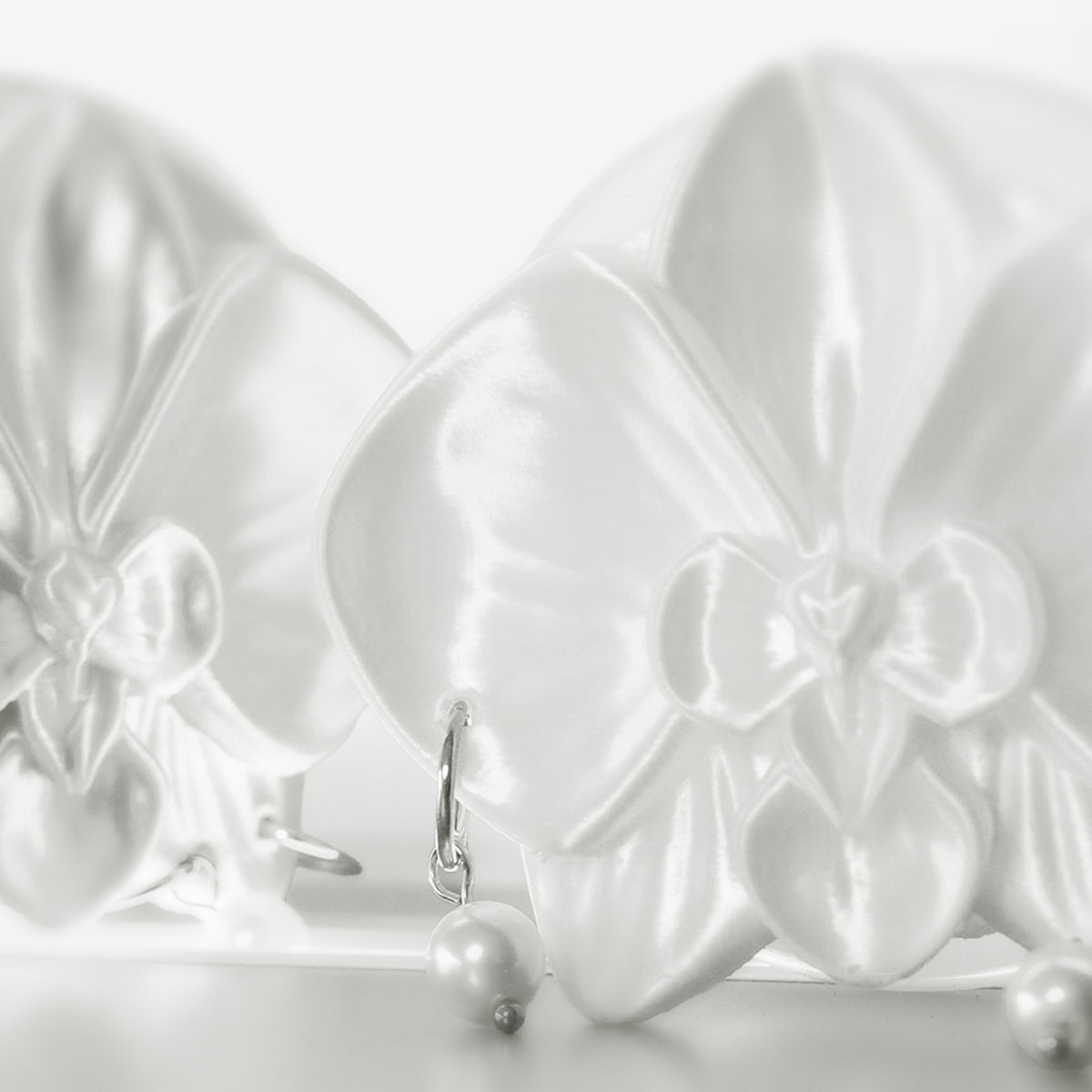 Two 3D-printed objects showing natural variation