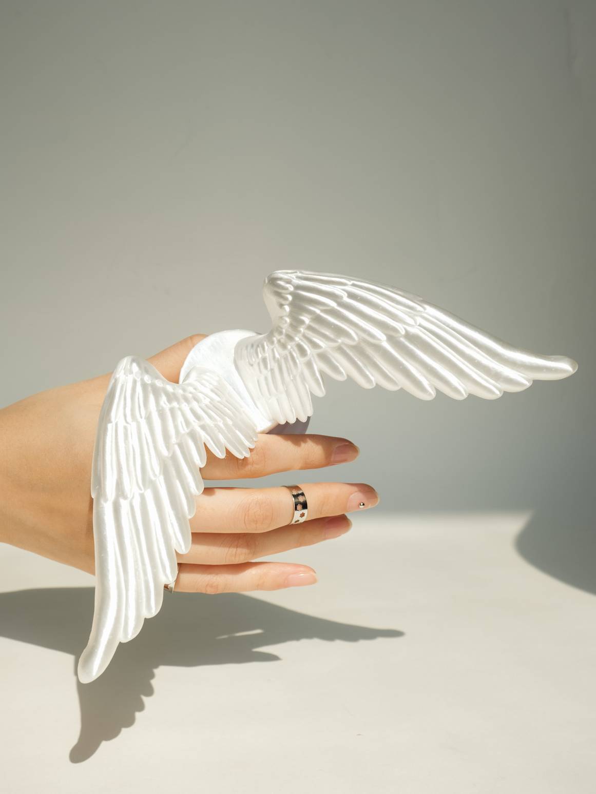YANZHUJI | Angel Wing 3D-Printed MagSafe Magnetic Cellphone Mount, Smartphone Holder Stand with Flexible Material Grip, Angelcore Photogenic Accessory for iPhone
